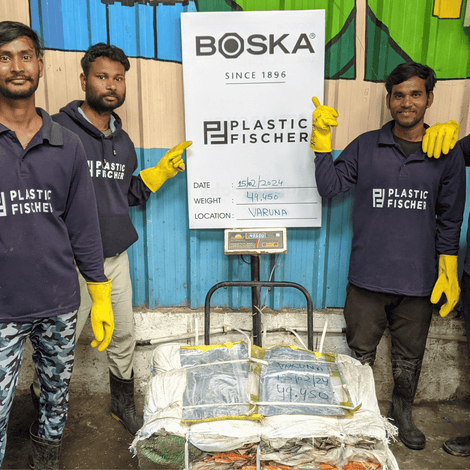 1411 lbs of plastic fished out of the Ganges thanks to BOSKA and its customers