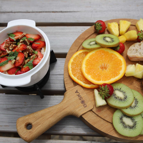 Oven-baked camembert with strawberry