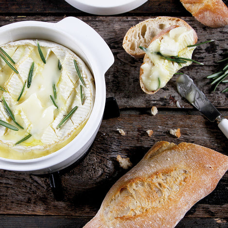 Oven-baked Camembert with rosemary