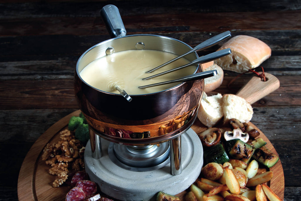 https://usa.boska.com/cdn/shop/articles/Pittige_Boerenkaasfondue_1024x.jpg?v=1668417964